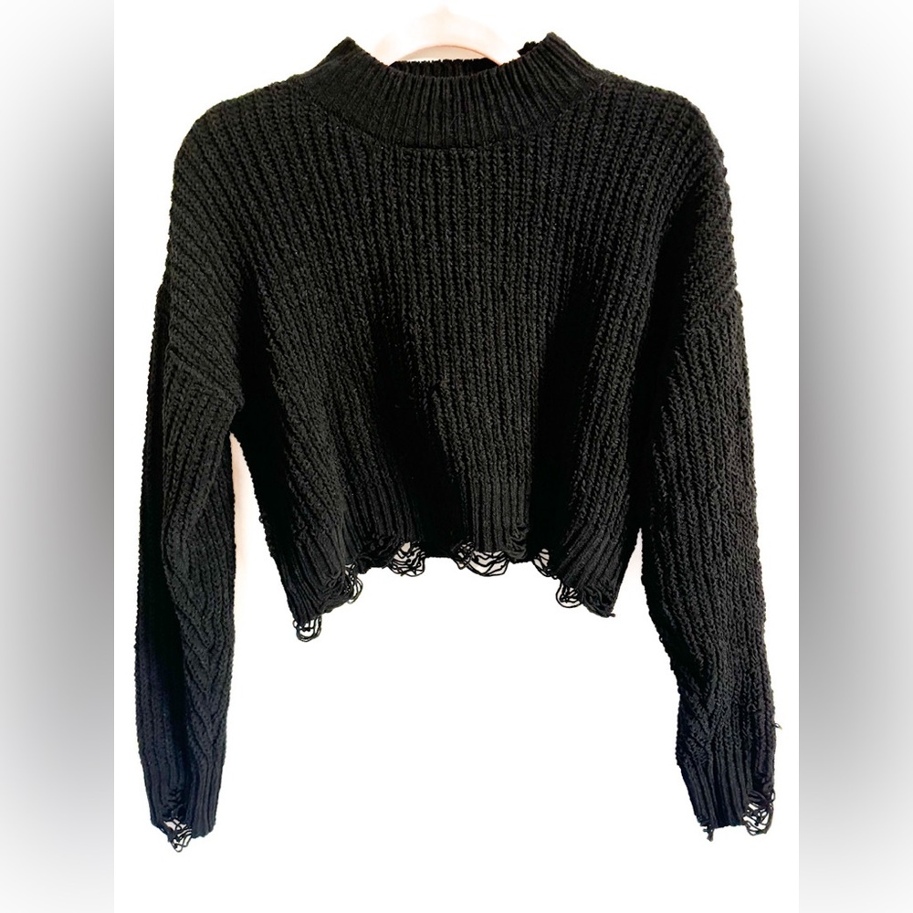Almost Famous distressed cropped, mock turtleneck sweater. Size: M